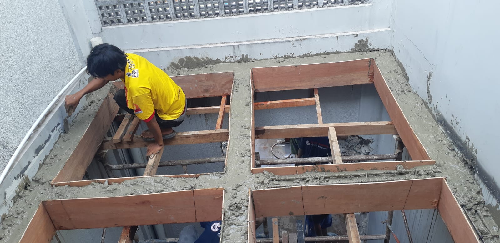 PT. Galaxy Intranusa - Pekerjaan bekisting dan pengecoran beton bertulang